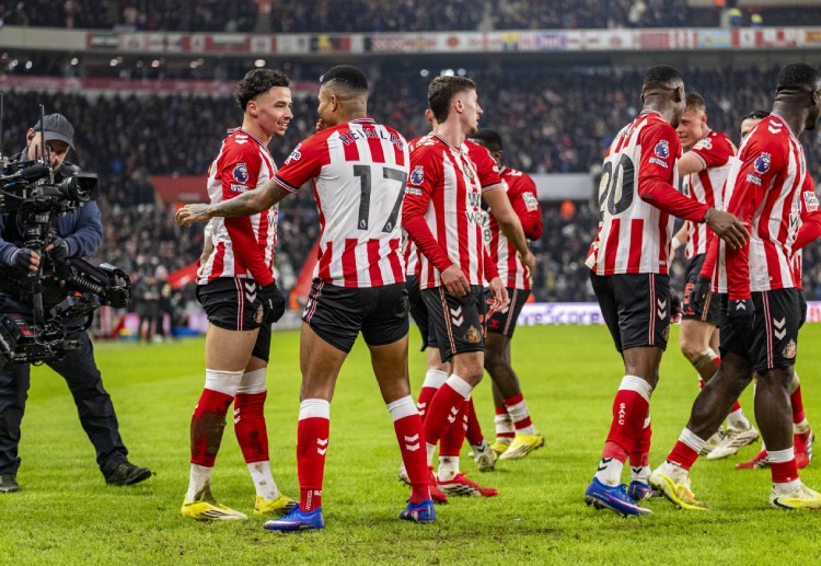 ဆန်းဒါးလန်းဟာ ဒီရာသီ ပရီးမီးယားလိဂ် အိမ်ကွင်း ပွဲစဉ် (၁၂) ပွဲမှာ (၇ ပွဲနိုင်၊ ၅ ပွဲသရေ) နဲ့ ရှုံးပွဲ မရှိသေးပါဘူး။