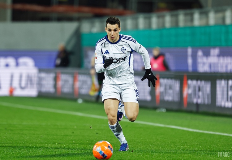 意甲联赛 科莫锋线表现抢眼,杜维卡斯与帕斯均距离两位数进球仅一步之遥。