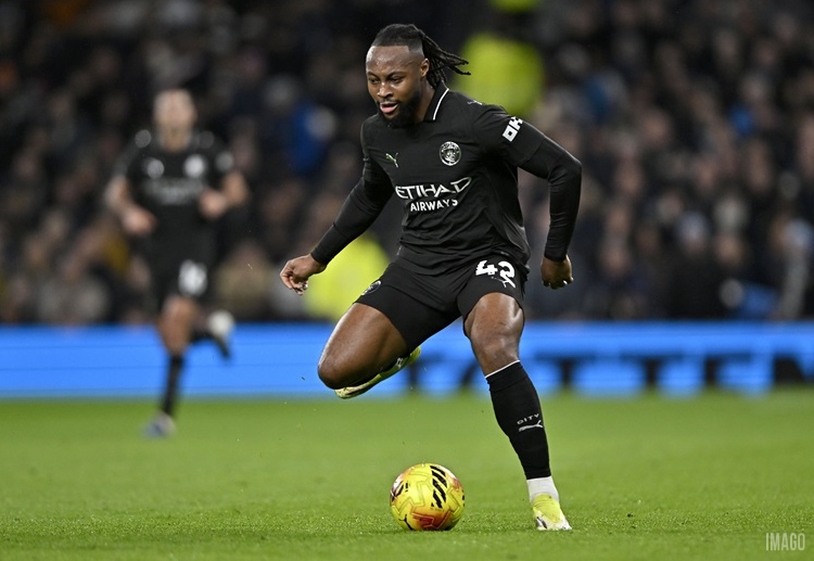 ဒါပေမယ့် အဲဒီနောက်ပိုင်း ပရီးမီးယားလိဂ် ၈ ပွဲ ဆက်တိုက် ရှုံးပွဲ မရှိ (၄ ပွဲနိုင်၊ ၄ ပွဲသရေ) ကစားနိုင်ခဲ့တာကြောင့် နည်းပြ အိုင်ရာအိုလာက အသင်းသားတွေရဲ့ စွမ်းဆောင်ရည်ကို ချီးကျူးခဲ့ပါတယ်။