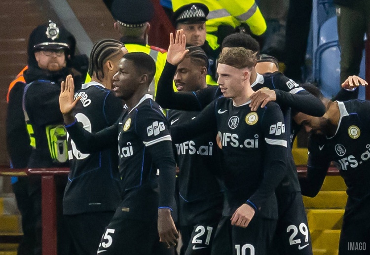 ဒါ့အပြင် လာလီဂါ ကလပ် ရီးရဲလ်မက်ဒရစ်ရဲ့ စိတ်ဝင်စားမှု အပေါ် သူ့ရဲ့ တုံ့ပြန်မှုတွေ ကလည်း ဝေခွဲရခက်နေပုံပါပဲ။