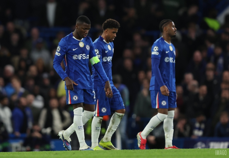 Chelsea aim to bounce back from their recent defeat and win their Premier League match against Everton