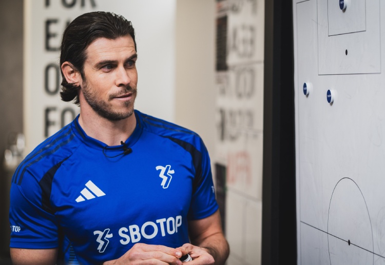 တကယ်တော့ ပရီးမီးယားလိဂ် ကလပ် မန်ယူနိုက်တက်ရဲ့ ကမ်းလှမ်းမှုဟာ ရီးရဲလ်မက်ဒရစ်ရဲ့ စံချိန်တင် ပြောင်းရွှေ့ကြေး ယူရို သန်း ၁၀၀ ထက်တောင် ပိုများခဲ့ပါတယ်။