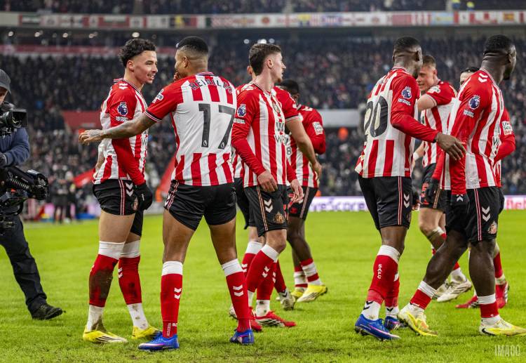 လက်ရှိမှာ ဆန်းဒါးလန်းဟာ ပရီးမီးယားလိဂ် တန်းဆင်းဇုန်နဲ့ ၁၂ မှတ် အကွာမှာ ရှိနေသလို၊ ရာသီကုန်ဖို့ ၉ ပွဲ အလိုမှာ ဥရောပ ဝင်ခွင့် နေရာတွေနဲ့ ၄ မှတ်သာ ကွာဟပါတော့တယ်။