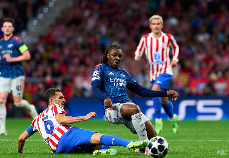 欧冠联赛 埃泽倒地后裁判经回看改判无点球，枪手失去改写比分的机会