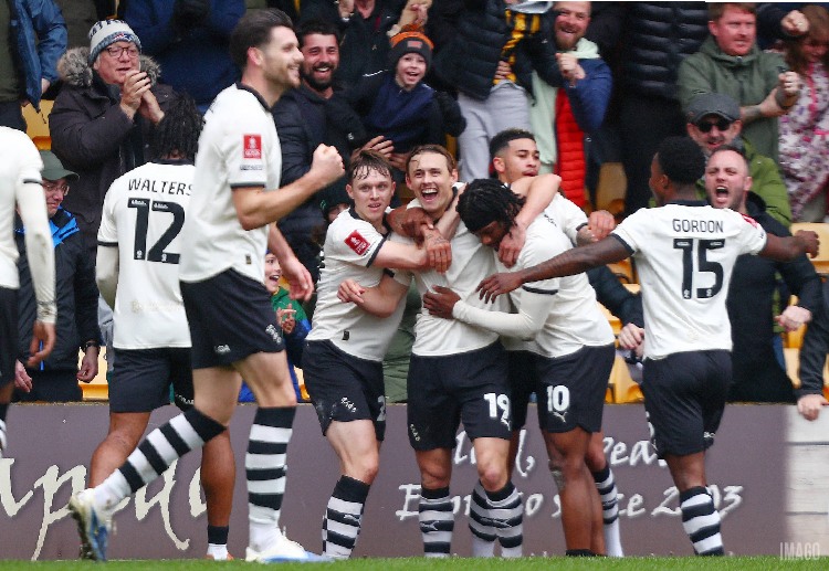 英足总杯 本·韦恩足总杯已收获3球,是维尔港的重要得分武器。