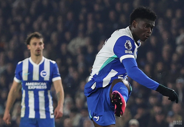 ဒါ့အပြင် ပရီးမီးယားလိဂ် ကလပ်ဟာ ဘရိုက်တန် ကွင်းလယ်လူ ကားလို့စ် ဘယ်လီဘာကို ဆက်လက် စိတ်ဝင်စားနေပါတယ်။