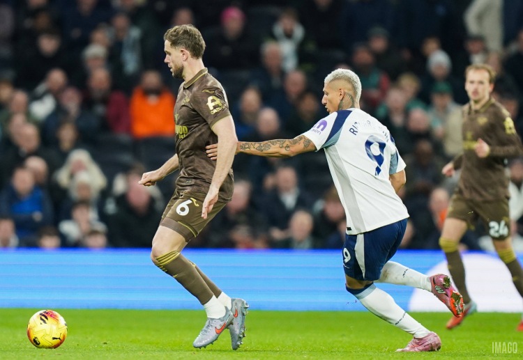 Premier League: Jordan Henderson segue sendo um dos meio-campistas mais experientes da Inglaterra