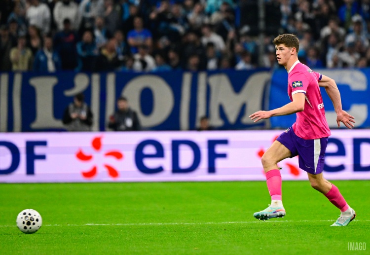 Ligue 1: Cresswell là một trong những trung vệ tranh chấp trên không tốt nhất Ligue 1 mùa trước